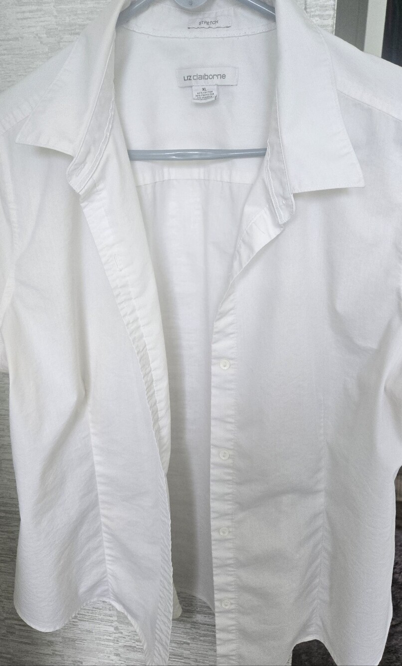 Liz Claiborne White Stretch Shirt Top